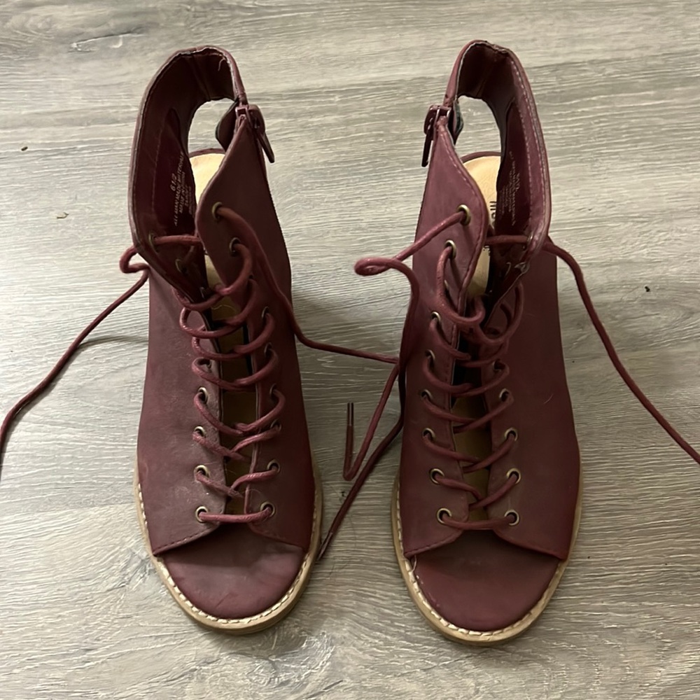 Mossimo Supply Co. | Maroon Sandal